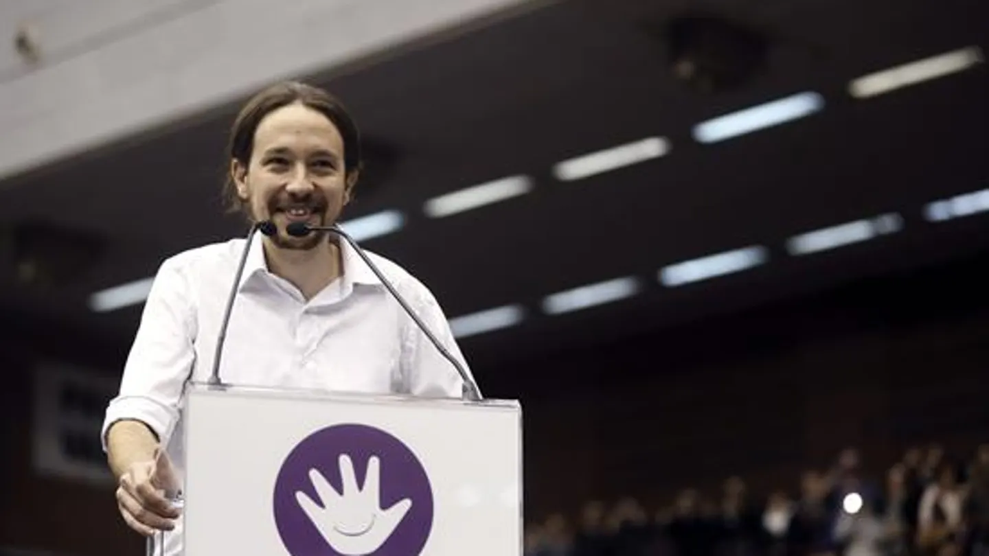 Pablo Iglesias: "No me veréis darme un abrazo ni con Rajoy ni con Mas" Pablo Iglesias: "No me veréis darme un abrazo ni con Rajoy ni con Mas"