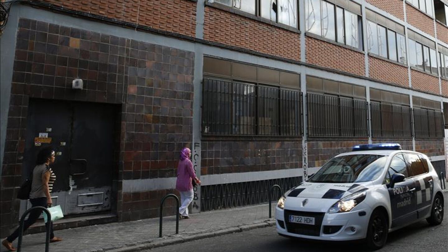 Vista de la fachada de la casa 'okupada' en septiembre en el barrio de Tetu&aacute;n