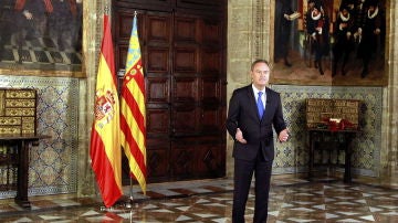 El president de la Generalitat, Alberto Fabra, durante la grabación del tradicional discurso de Fin Año. 
