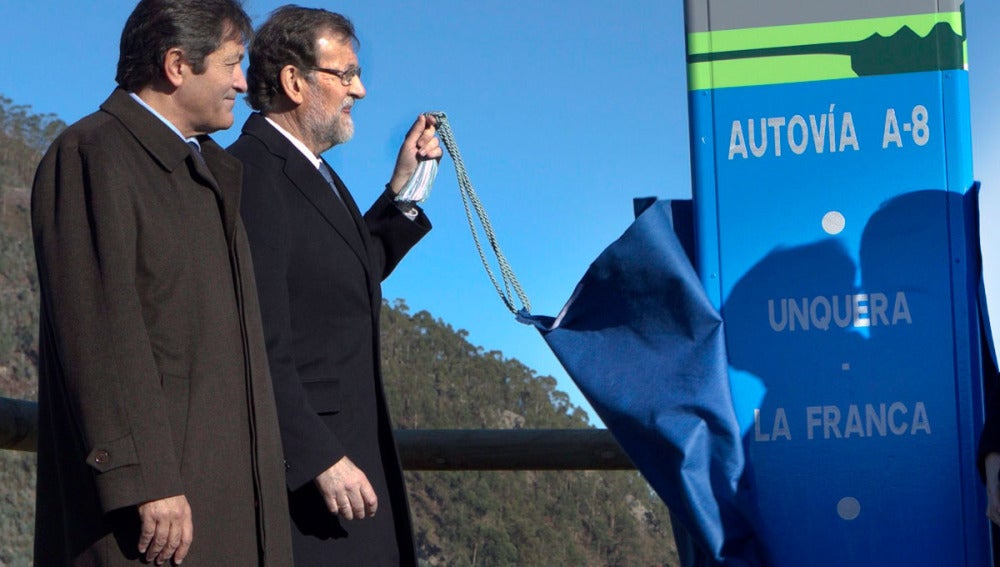 Rajoy en la inauguración de un tramo de la A-8