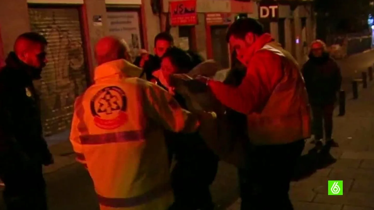 Servicios de emergencias atienden a una mujer Servicios de emergencias atienden a una mujer