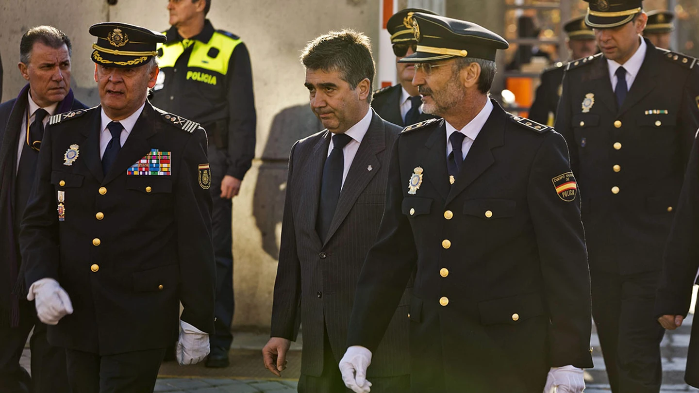 Tras el funeral del agente muerto Tras el funeral del agente muerto