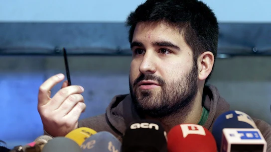 Los líderes de Podemos en Bilbao y Barcelona no descartan presentarse a las municipales con otra formación Los líderes de Podemos en Bilbao y Barcelona no descartan presentarse a las municipales con otra formación