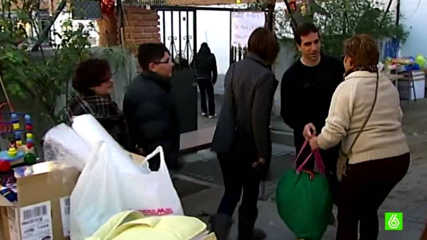 Entrega solidaria de juguetes