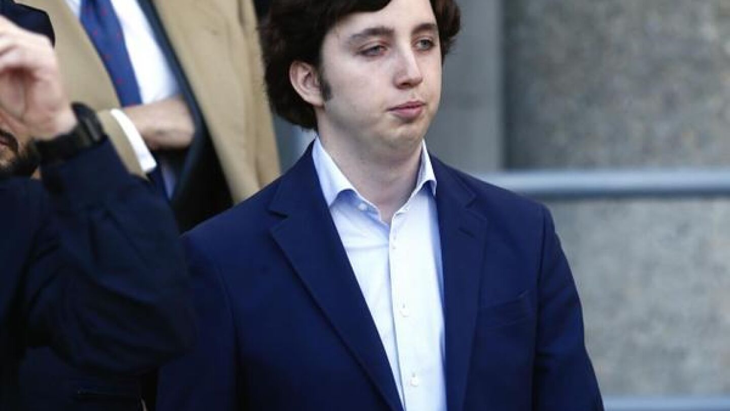 El 'peque&ntilde;o Nicol&aacute;s' a la salida de los juzgados