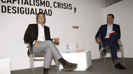Pedro S&aacute;nchez debate con el economista Thomas Piketty