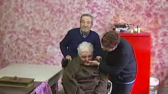 Afectada por los recortes en dependencia: "Mi madre no tendrá ayuda hasta hasta que algún paciente fallezca" Afectada por los recortes en dependencia: "Mi madre no tendrá ayuda hasta hasta que algún paciente fallezca"