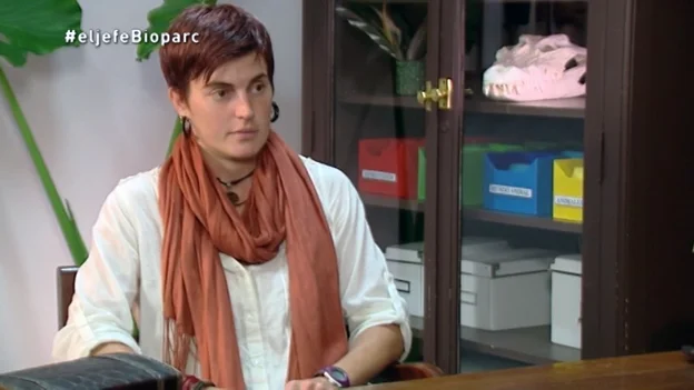 'El jefe infiltrado' habla con Alena 'El jefe infiltrado' habla con Alena