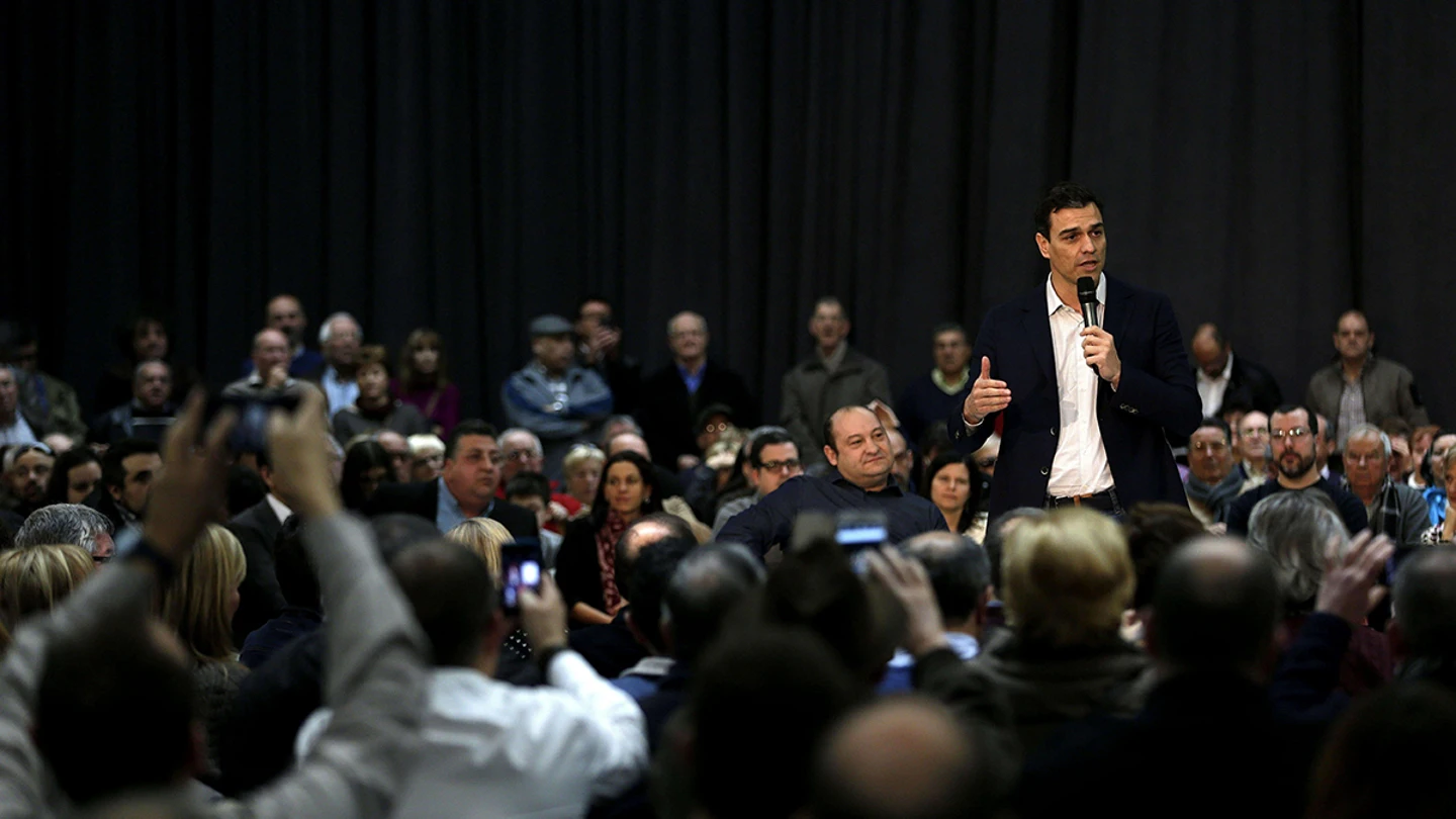 Pedro Sánchez acusa a Pablo Iglesias de mentiroso Pedro Sánchez acusa a Pablo Iglesias de mentiroso