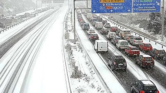 Nevada en la autovía de Madrid.