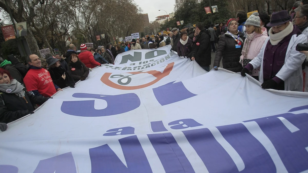 La marea blanca pide tratamientos para todos los enfermos de Hepatitis C