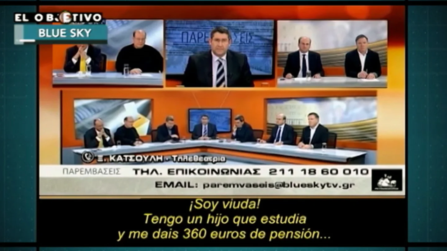 Una mujer en Grecia deja sin palabras a un grupo de políticos en televisión Una mujer en Grecia deja sin palabras a un grupo de políticos en televisión