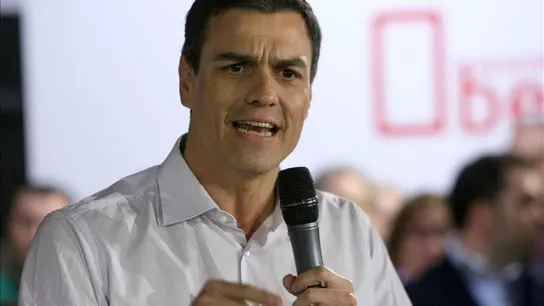 Pedro Sánchez pronuncia un discurso Pedro Sánchez pronuncia un discurso