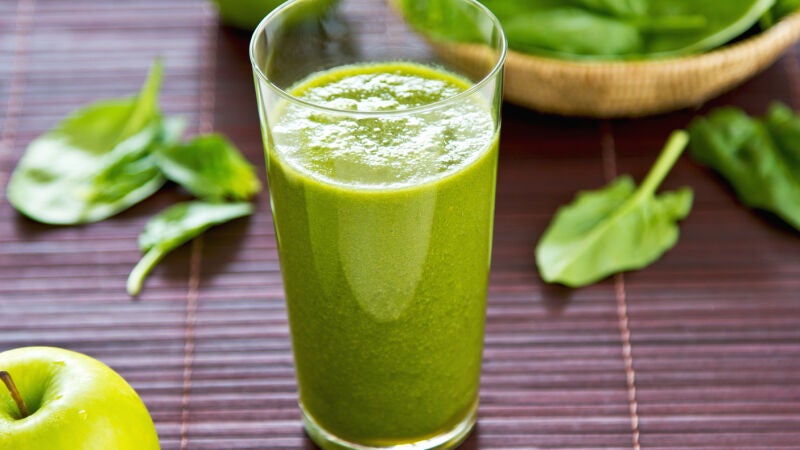 No, ese zumo no va a eliminar las toxinas de tu cuerpo