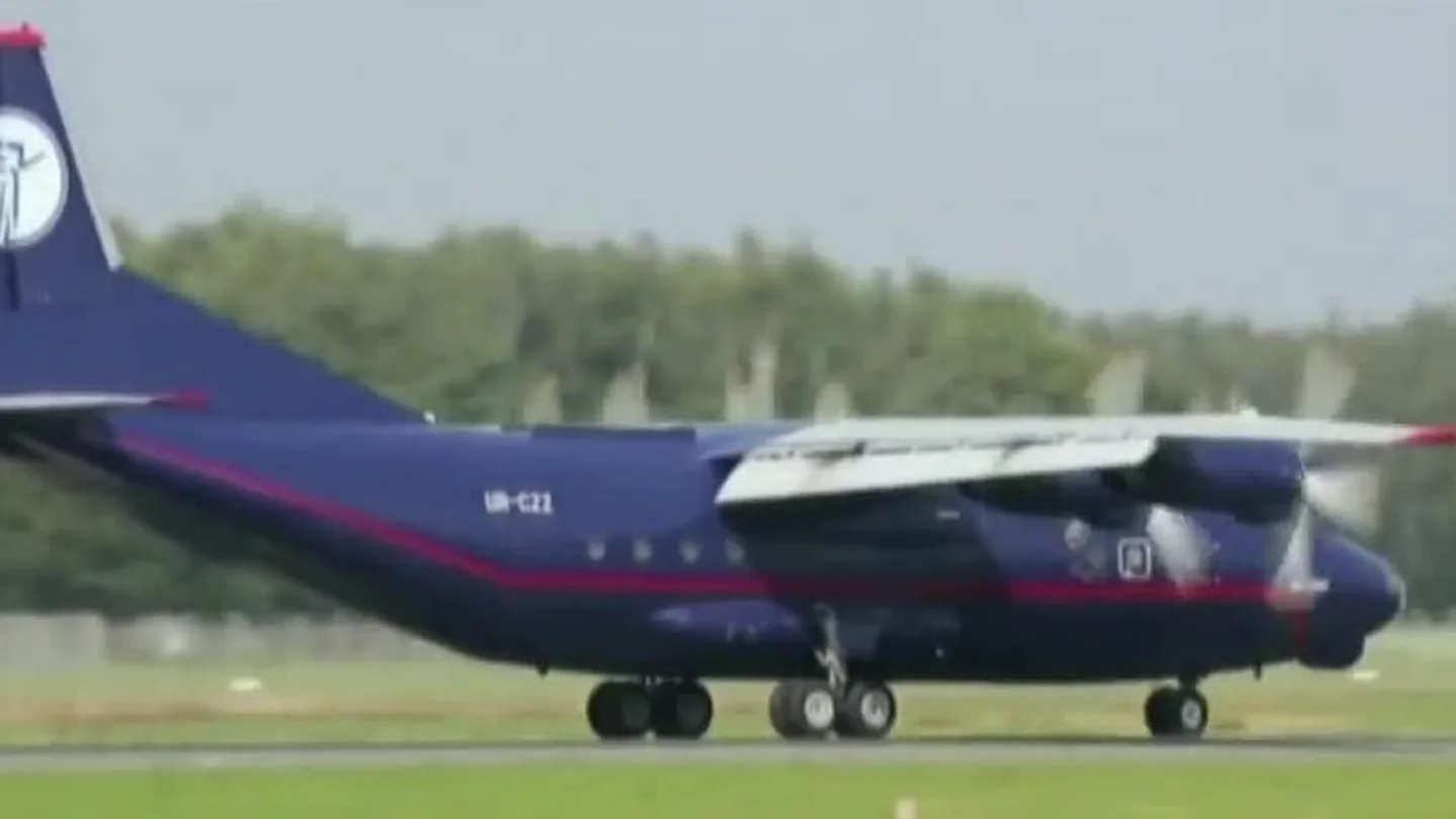 El ruido de un avión carguero de fabricación rusa desata protestas por toda España El ruido de un avión carguero de fabricación rusa desata protestas por toda España