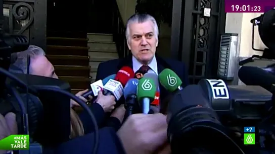 Bárcenas habla con los medios Bárcenas habla con los medios