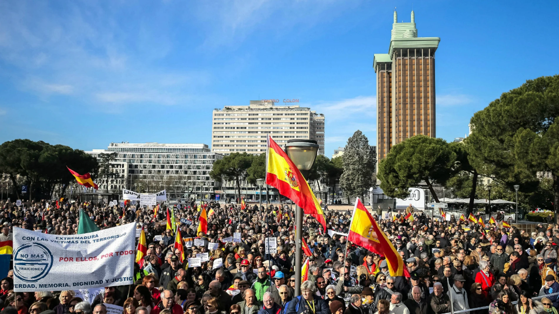 Manifestación de la AVT en Colón