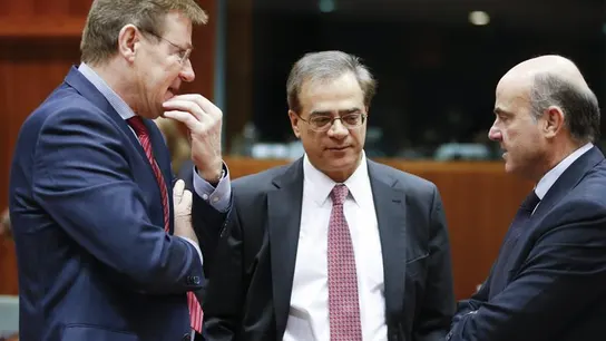 De Guindos conversa con el ministro Griego de Finanzas y el ministro Belga de Finanzas De Guindos conversa con el ministro Griego de Finanzas y el ministro Belga de Finanzas