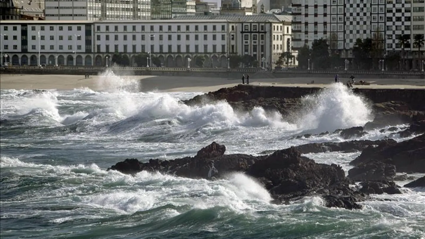 Fuerte oleaje en A Coruña Fuerte oleaje en A Coruña