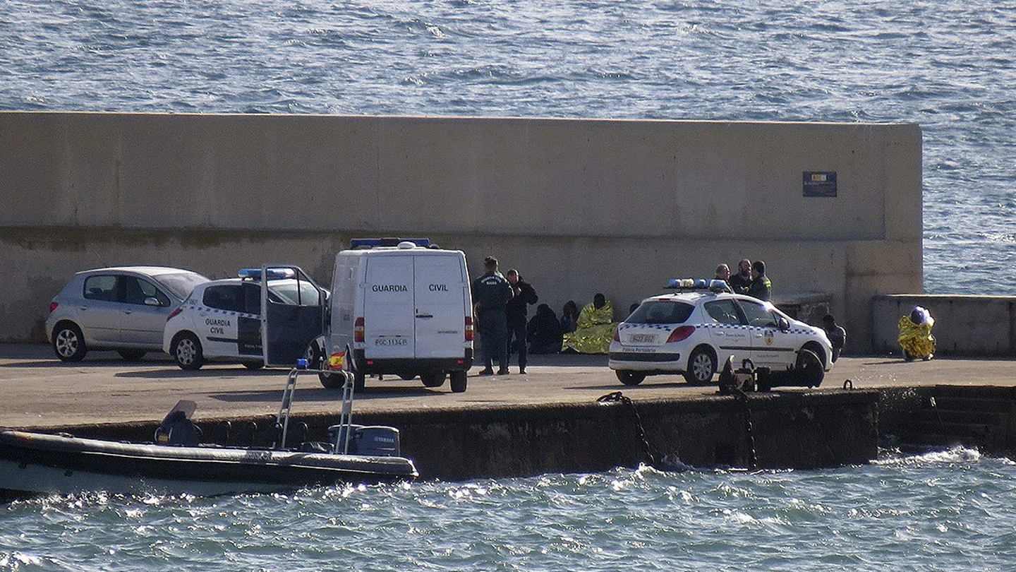 Naufraga una patera cerca de Melilla. Naufraga una patera cerca de Melilla.