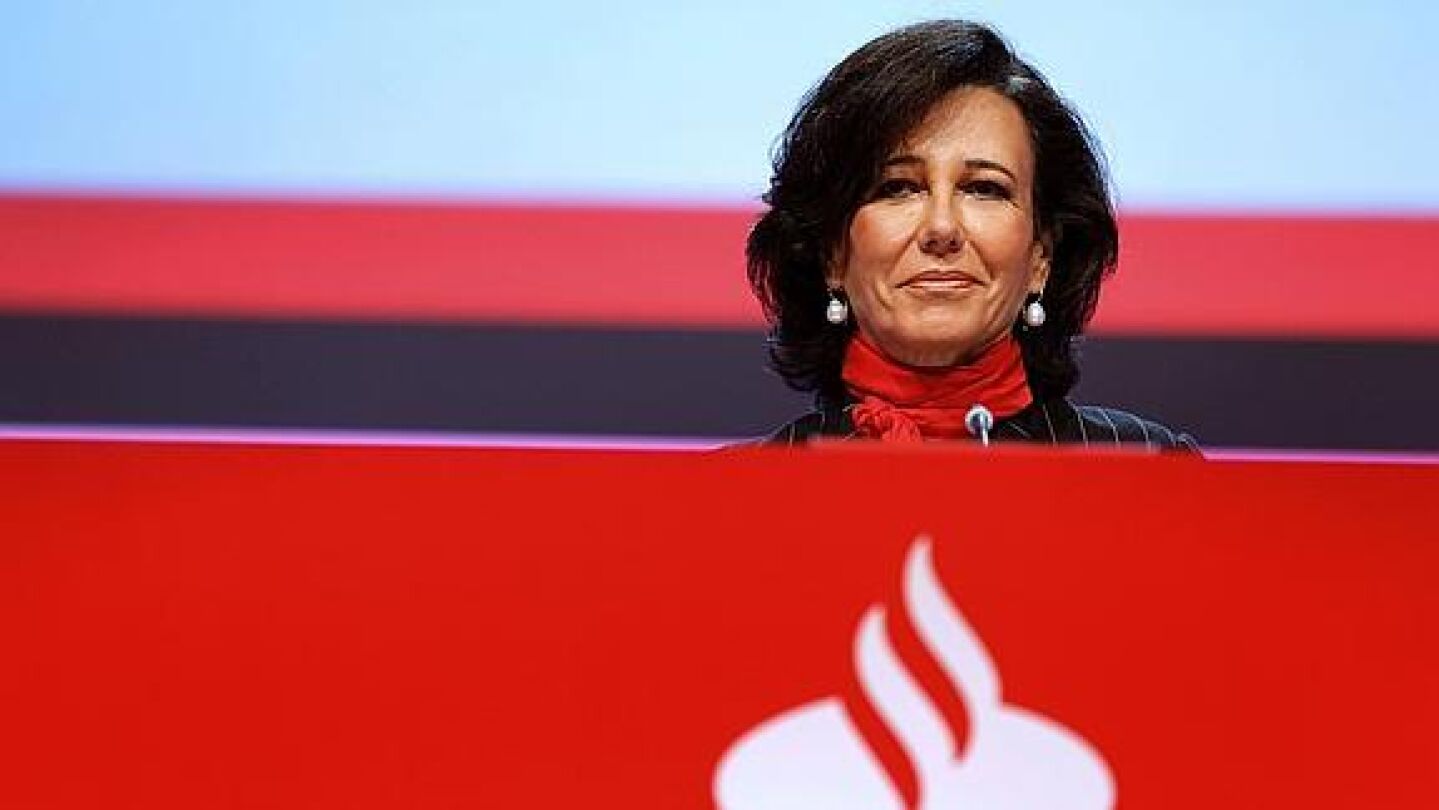 Ana Patricia Bot&iacute;n durante un acto p&uacute;blico