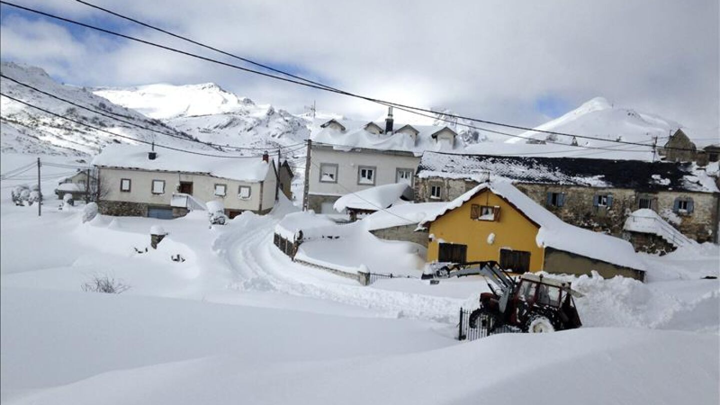 El temporal deja fr&iacute;o y nieve en toda Espa&ntilde;a menos en Extremadura y Canarias