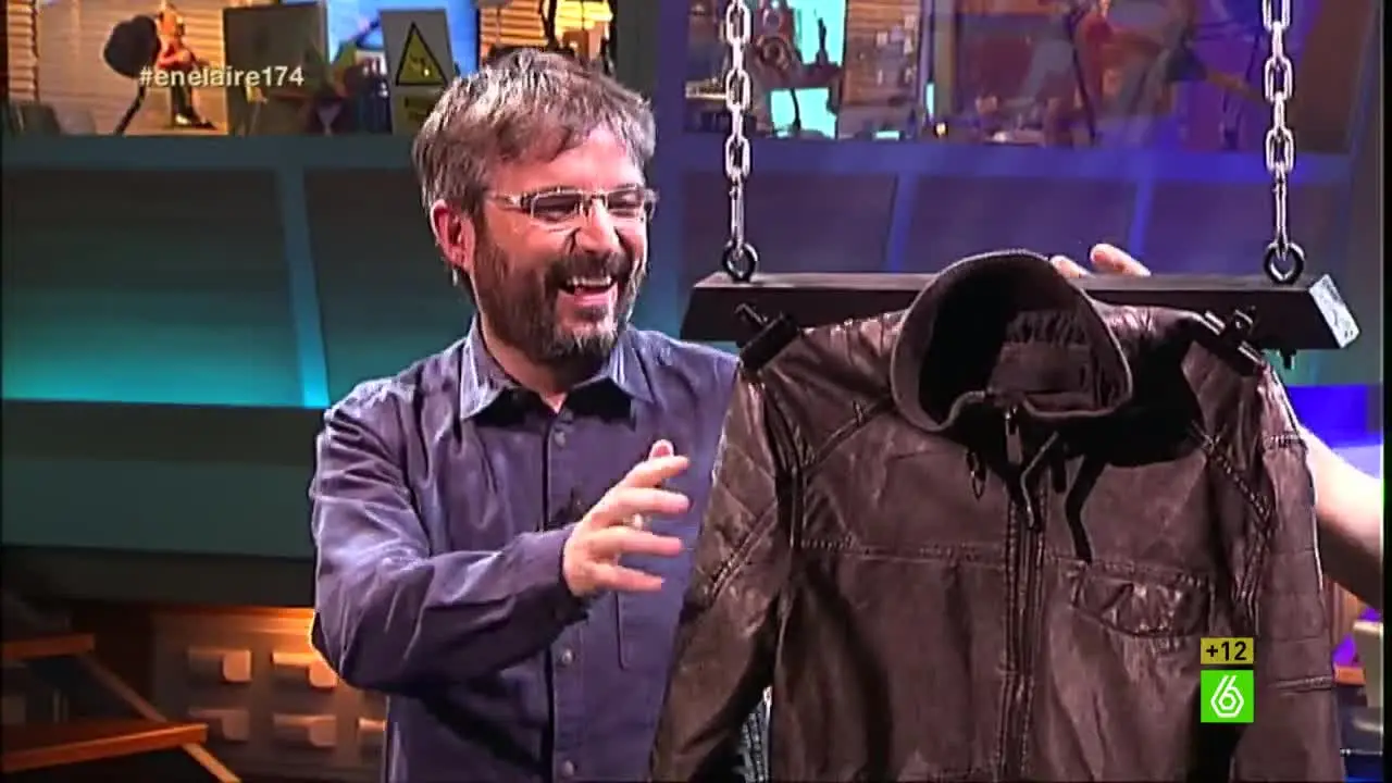 Jordi Évole con la chaqueta de El Follonero