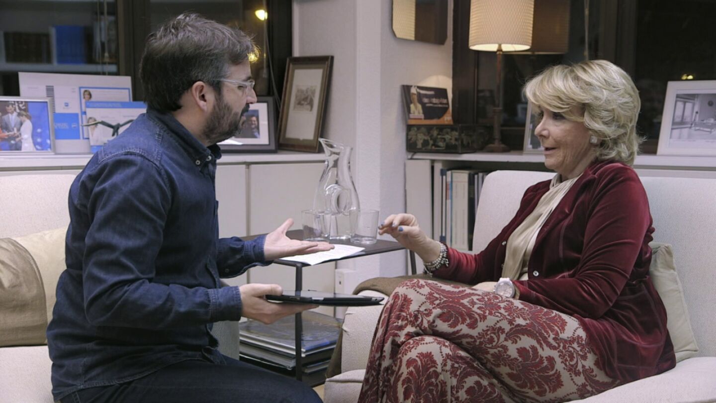 Jordi &Eacute;vole habla con Esperanza Aguirre en 'Salvados'