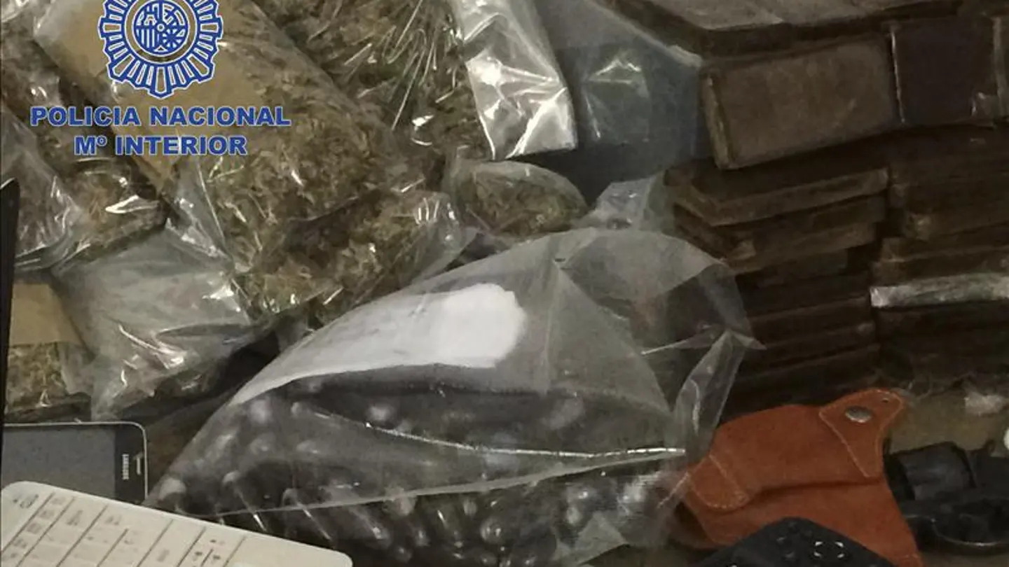 Detenidos nueve miembros de una red que distribuía hachís en Cádiz Detenidos nueve miembros de una red que distribuía hachís en Cádiz