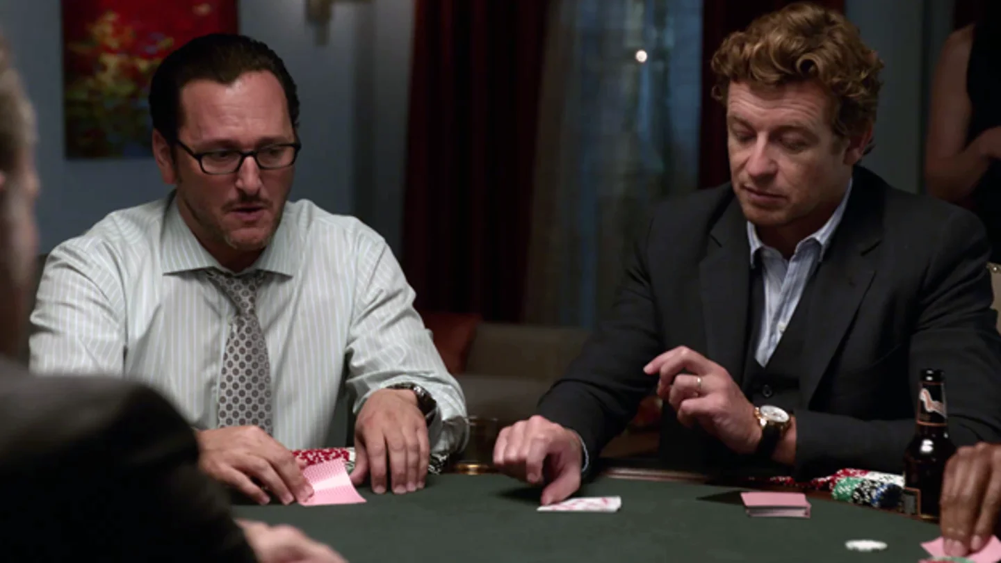 Patrick Jane intenta dar con el asesino Patrick Jane intenta dar con el asesino