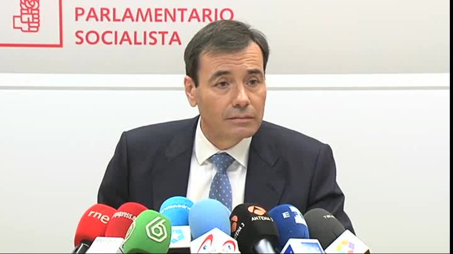Tom&aacute;s G&oacute;mez en rueda de prensa