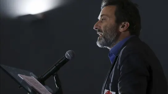 IU no descarta converger con Podemos, pero niega que sea un cheque en blanco IU no descarta converger con Podemos, pero niega que sea un cheque en blanco