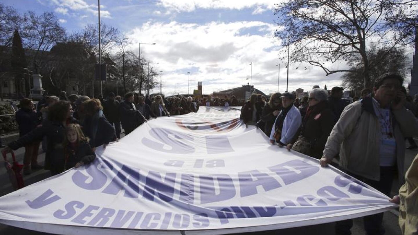 La marea blanca vuelve a la calle para defender la sanidad p&uacute;blica de calidad