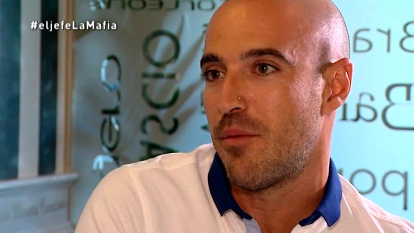 El marido de Richard le defiende El marido de Richard le defiende