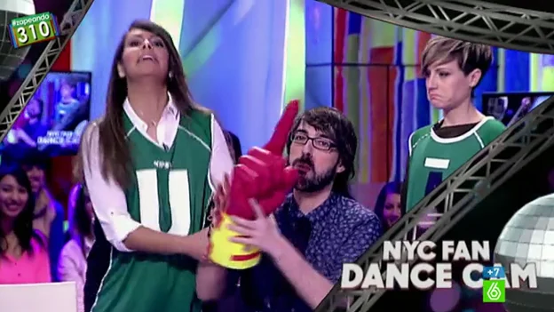 Cristina Pedroche, Quique Peinado y Sara Escudero bailan con la 'Dance Cam' Cristina Pedroche, Quique Peinado y Sara Escudero bailan con la 'Dance Cam'