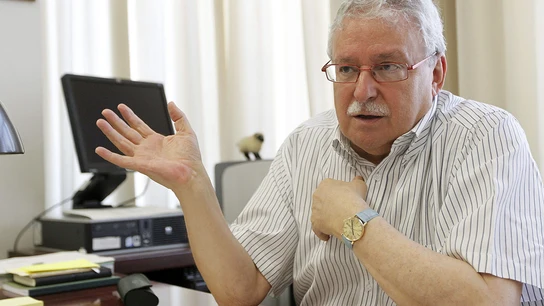 Joaquín Leguina: "Gabilondo es metafísico, y sí, vamos a necesitar un milagro" Joaquín Leguina: "Gabilondo es metafísico, y sí, vamos a necesitar un milagro"