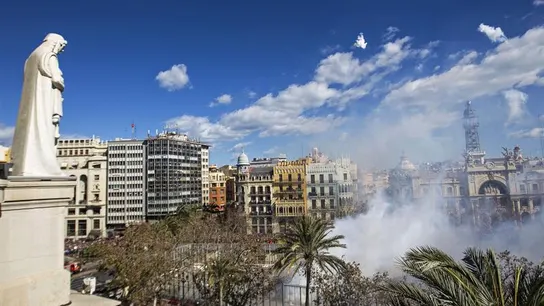 Valencia da el pistoletazo de salida a las fallas Valencia da el pistoletazo de salida a las fallas