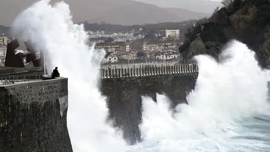 Fuerte temporal de viento en 17 provincias Fuerte temporal de viento en 17 provincias