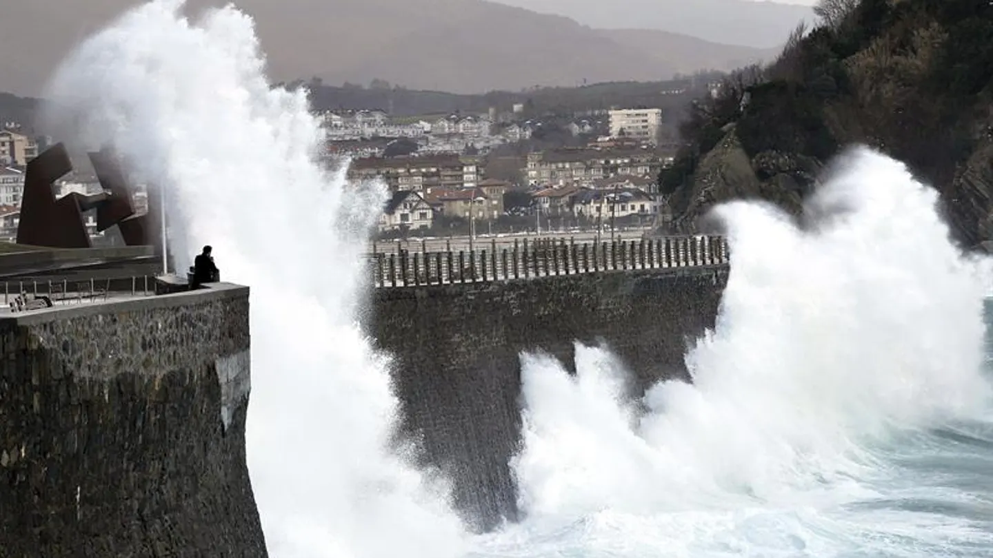 Fuerte temporal de viento en 17 provincias Fuerte temporal de viento en 17 provincias