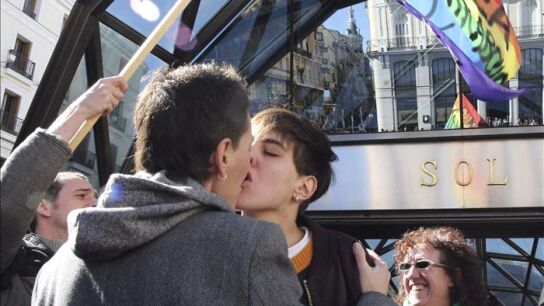Gays y lesbianas en Sol contra la discriminaci&oacute;n