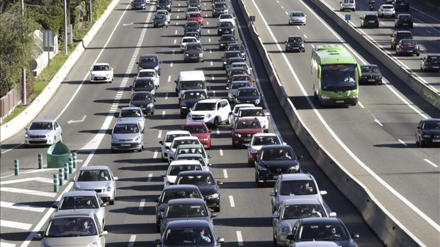 Retenciones en la A-6 a la salida de Madrid