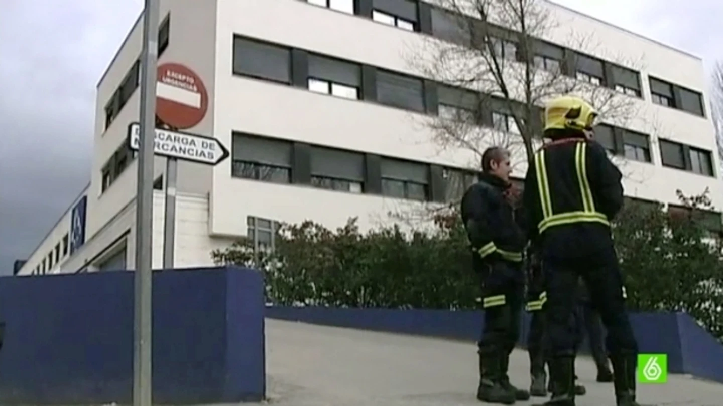 Bomberos tras el terremoto Bomberos tras el terremoto
