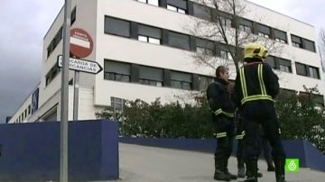 Bomberos tras el terremoto