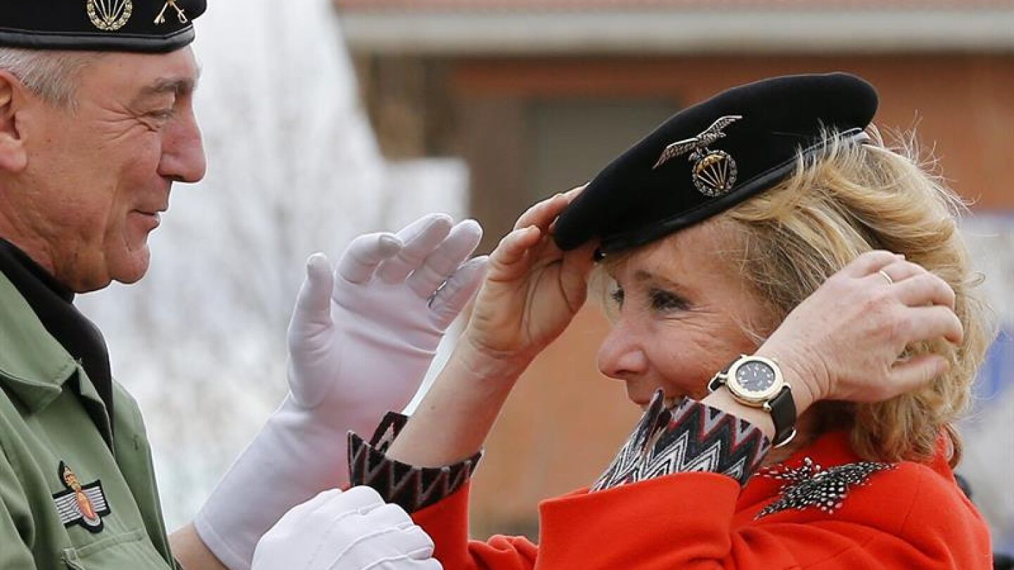 Esperanza Aguirre recibe la boina negra