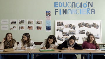 Informe Pisa: España obtiene sus peores resultados en ciencias y baja en matemáticas
