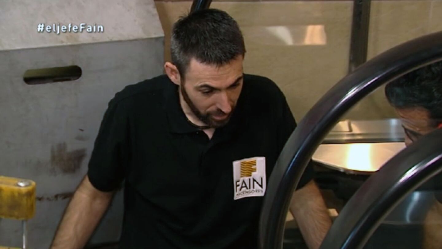 Pedro, t&eacute;cnico de 'Fain Ascensores'