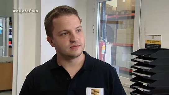 a Javier no le gusta su trabajo a Javier no le gusta su trabajo