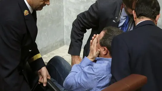 Joan Baldoví es trasladado al hospital hospital tras sufrir un desvanecimiento Joan Baldoví es trasladado al hospital hospital tras sufrir un desvanecimiento
