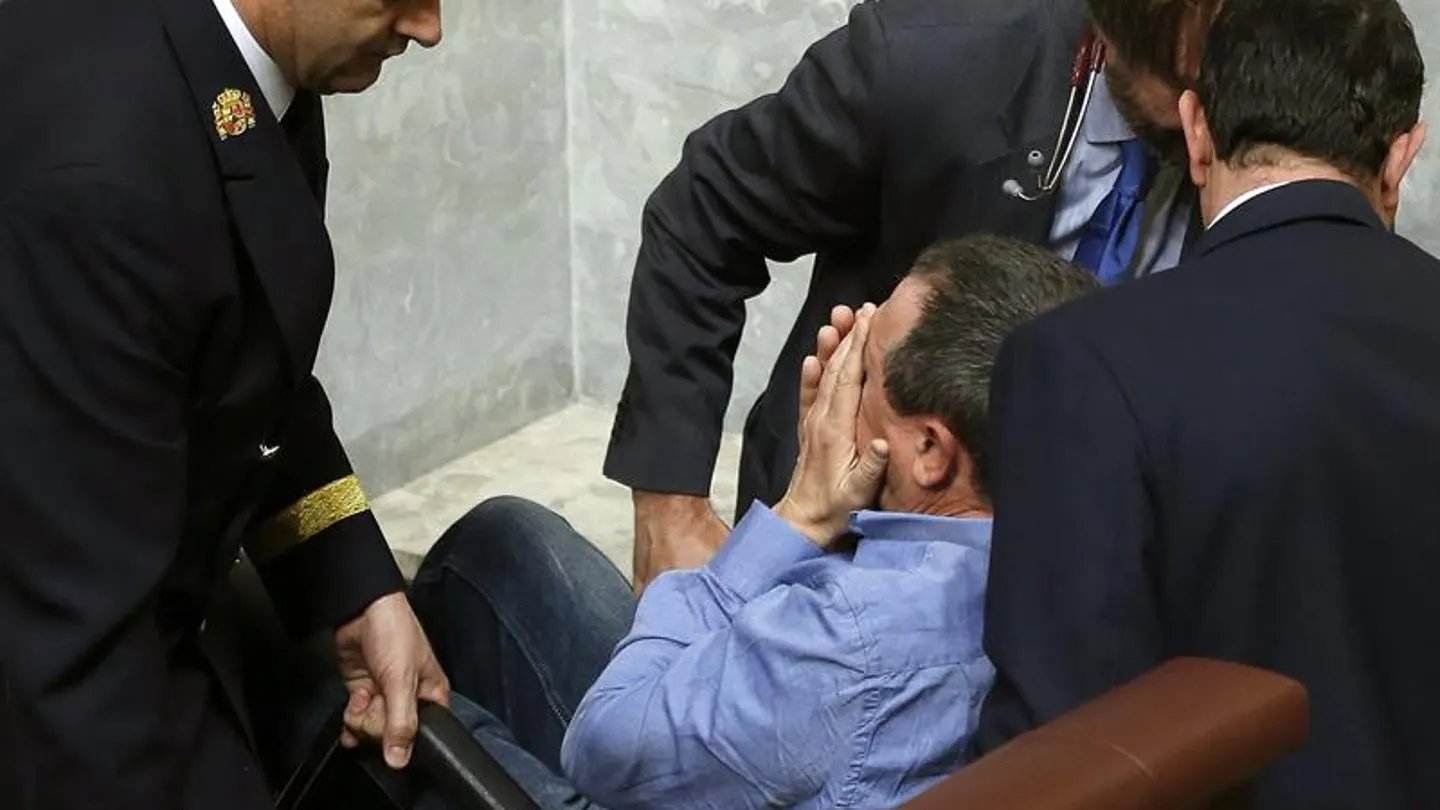 Joan Baldoví es trasladado al hospital hospital tras sufrir un desvanecimiento Joan Baldoví es trasladado al hospital hospital tras sufrir un desvanecimiento