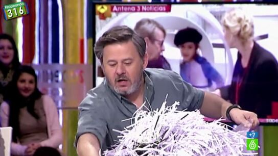 Miki Nadal compra una obra de arte de papel triturado por 8.800 euros